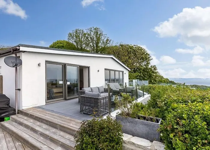 Cove Lodge